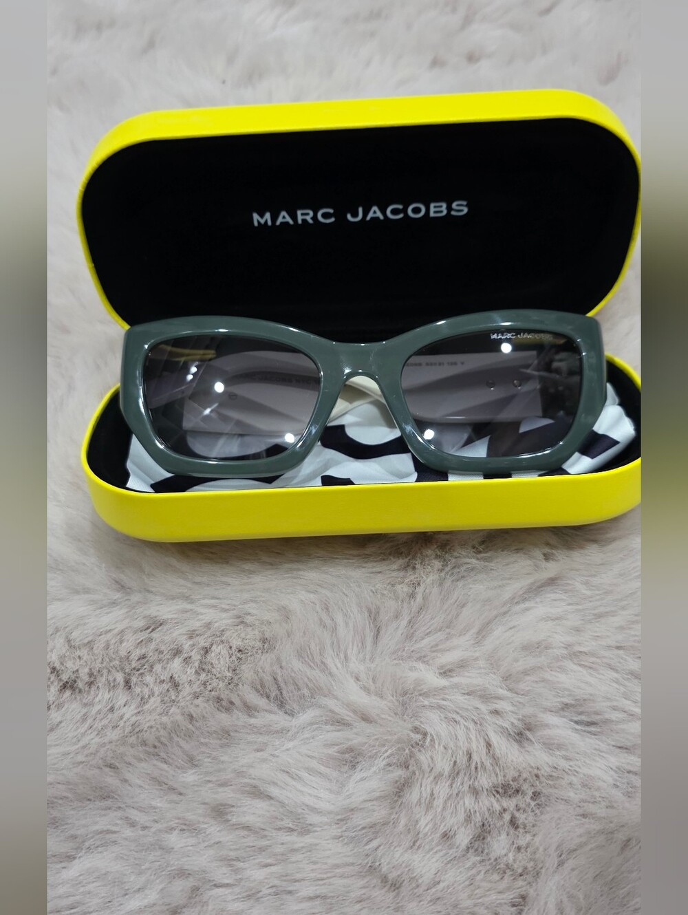 Marc Jacobs Women's Green Gray Square Sunglasses